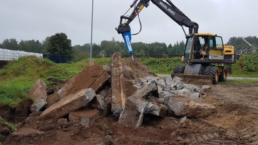 Abbruch und Sortierabeiten